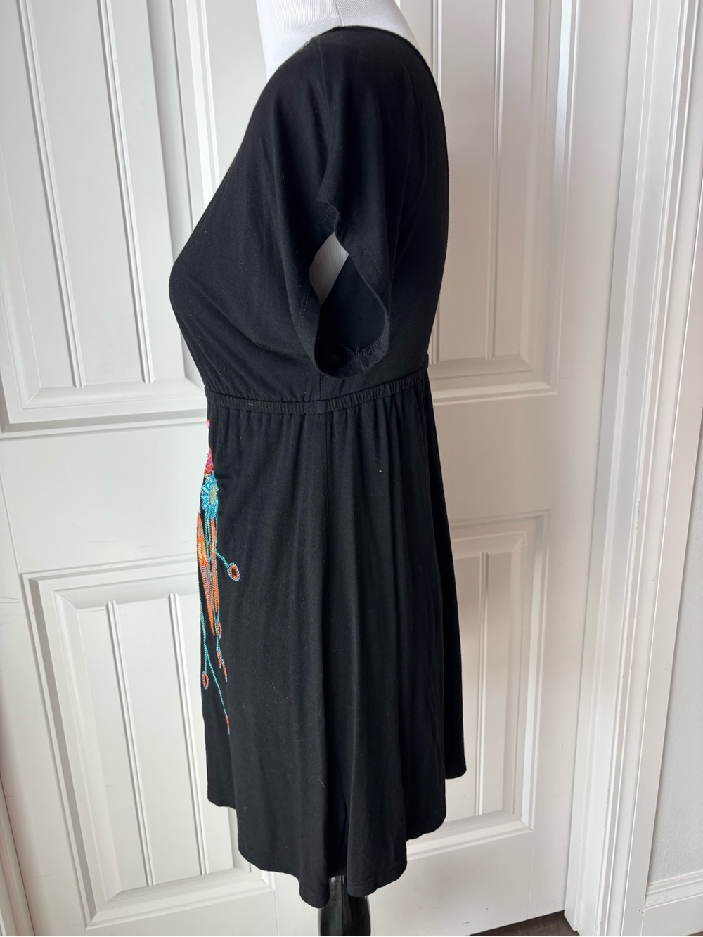 Black Embroidered V-Neck Mini Dress with Multicolor Floral Motif - Picture 4 of 8